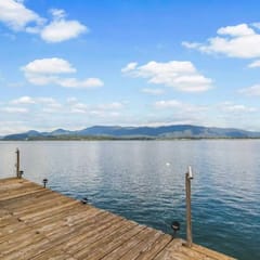 Waterfront Cabin on Lake Pend Oreille with dock!
