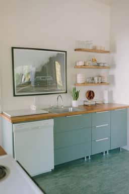 Hilltop Retreat w/ Lake & Mountain Views - Image 4