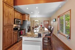 Lakeview Mountaintop Retreat in Bayview - Image 3
