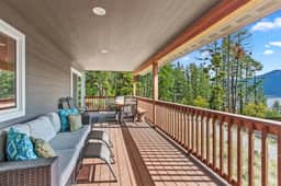 Lakeview Terrace Retreat with Hot Tub - Image 5