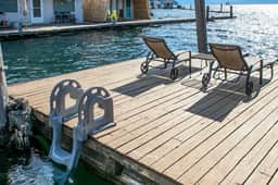 Tranquil Waters Float Home - Image 5