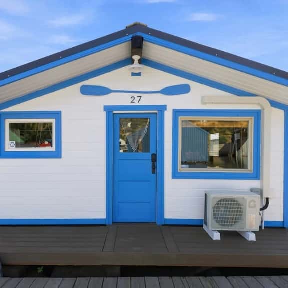 Waterfront Crooked Paddle Float Home - Image 1