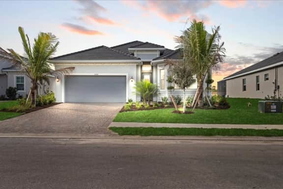 Heritage Landing Waterview and Pool Home - Image 3