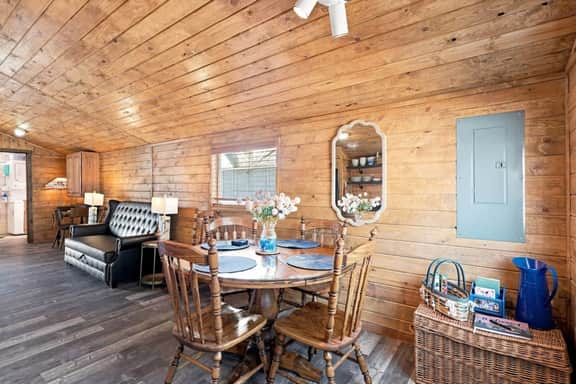 Waterfront Crooked Paddle Float Home - Image 4