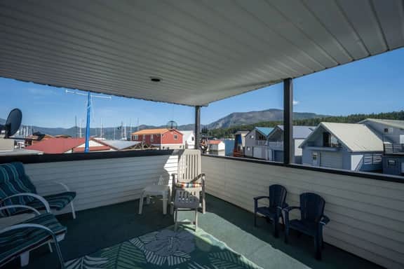 Waterfront Scenic Bay Floathome - Image 3